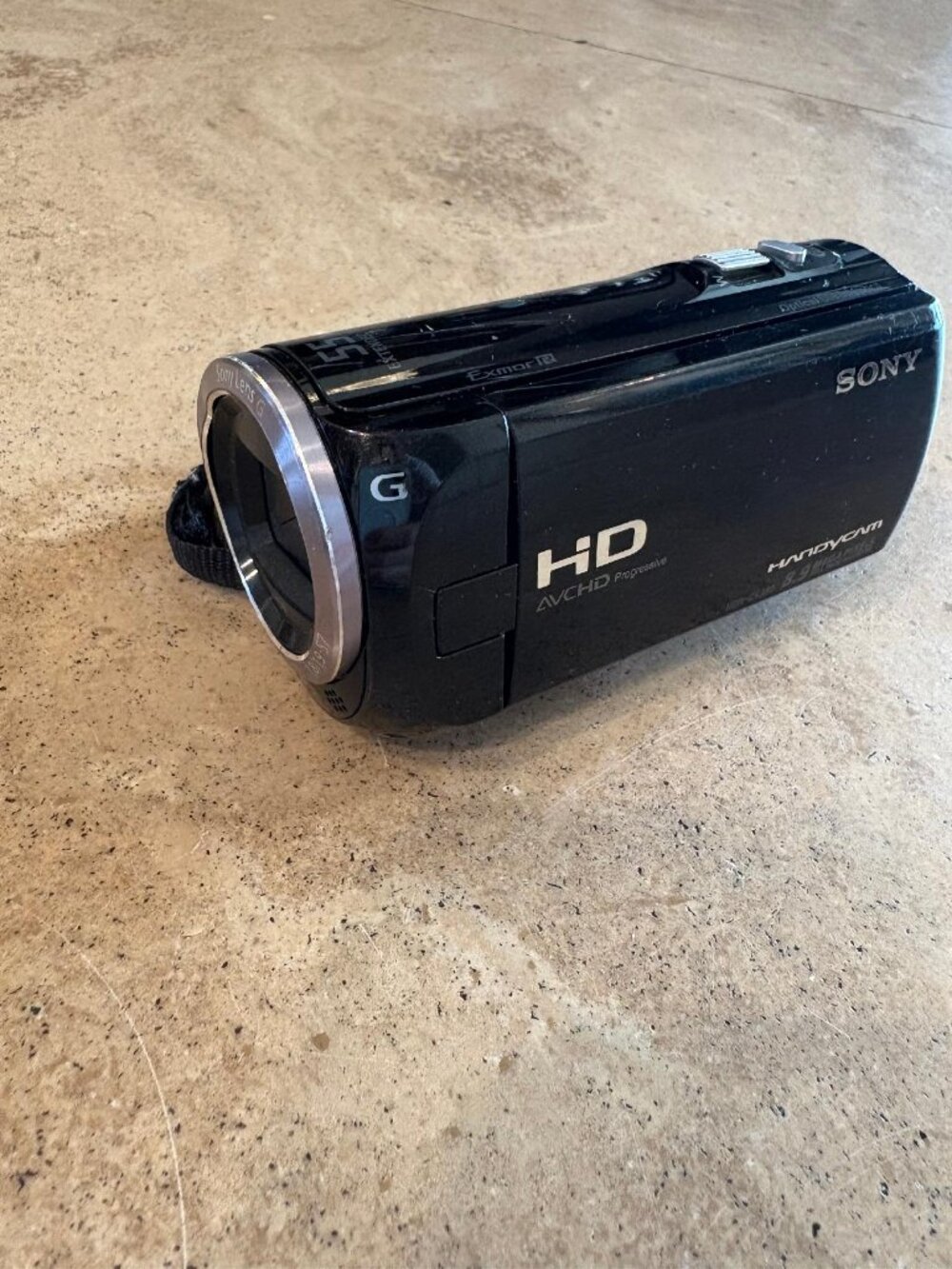 Sony Handycam HDR-CX380 16GB HD Video Camera Camcorder Black w/55x Zoom Bundle